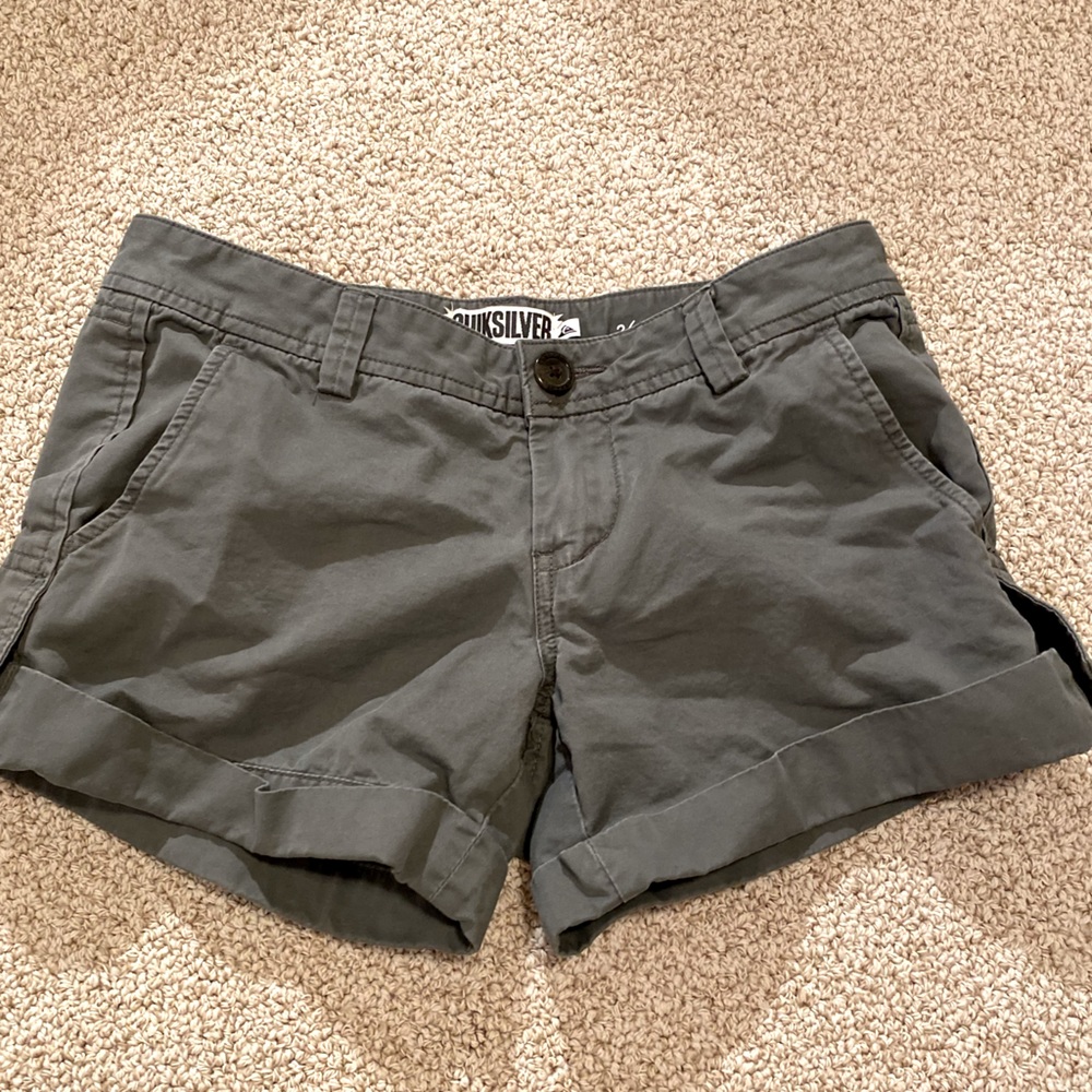 Vintage Quicksilver gray shorts. Women’s size 26.